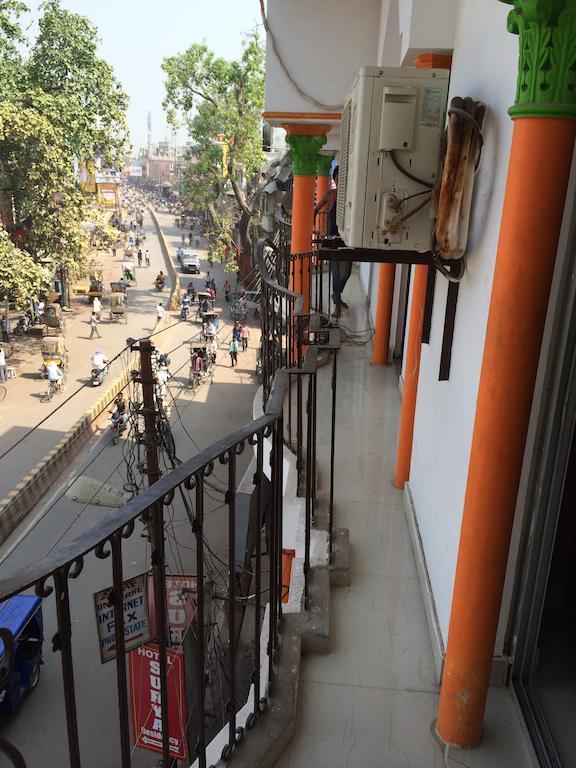 Hotel pragya international Varanasi Esterno foto