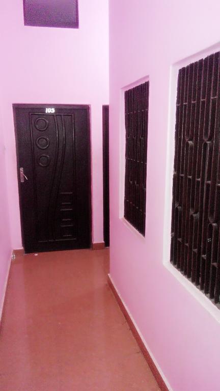 Hotel pragya international Varanasi Esterno foto