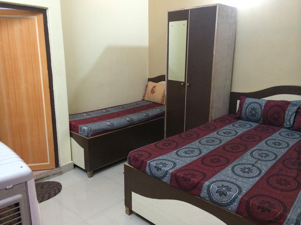 Hotel pragya international Varanasi Camera foto