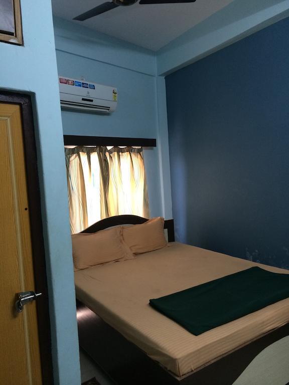 Hotel pragya international Varanasi Camera foto