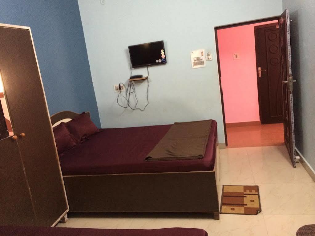 Hotel pragya international Varanasi Esterno foto